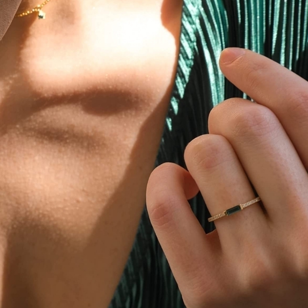Dainty Baguette Cut Emerald Ring Diamond 925 - Picture 4 of 4